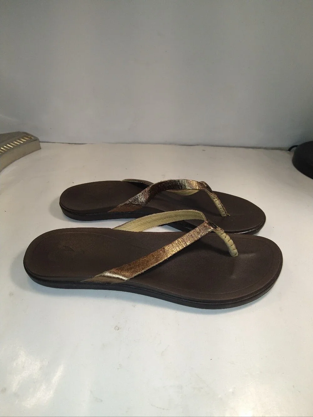 Olukai Hoopio Comfort Flip Flop Sandals Women's sz 7.